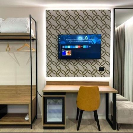 Hotel Dior Krujë Dış mekan fotoğraf