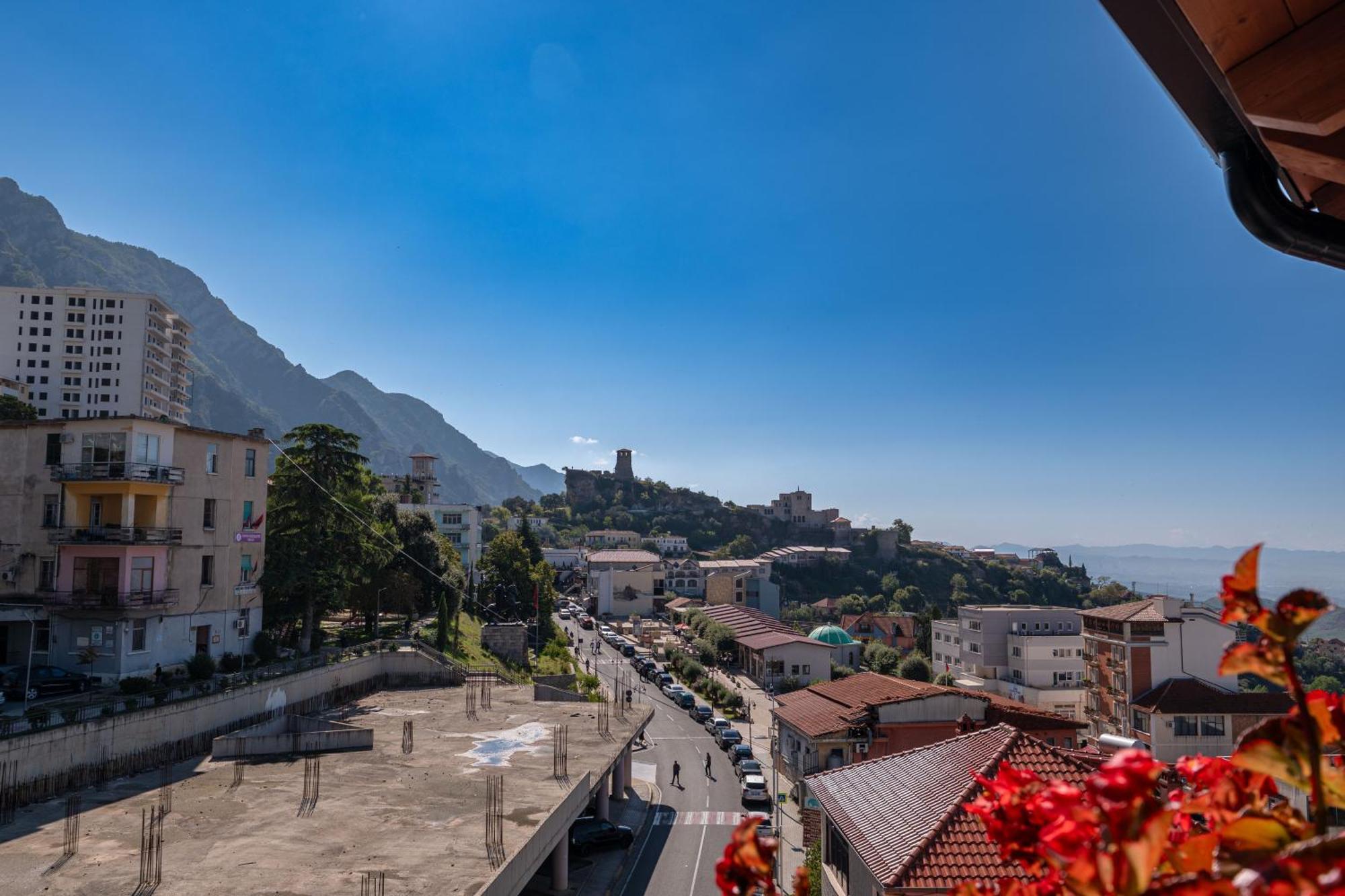 Hotel Dior Krujë Dış mekan fotoğraf