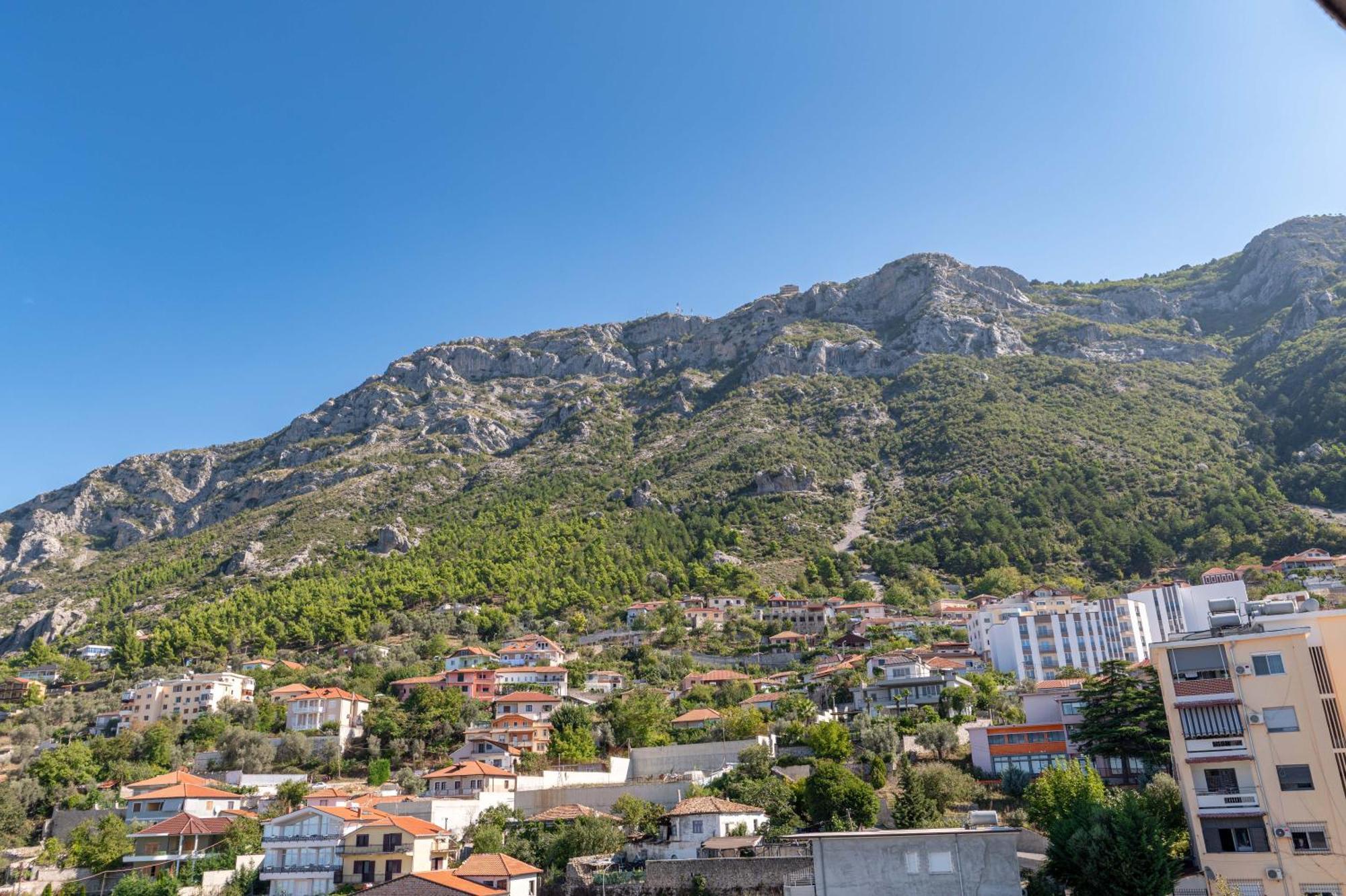 Hotel Dior Krujë Dış mekan fotoğraf