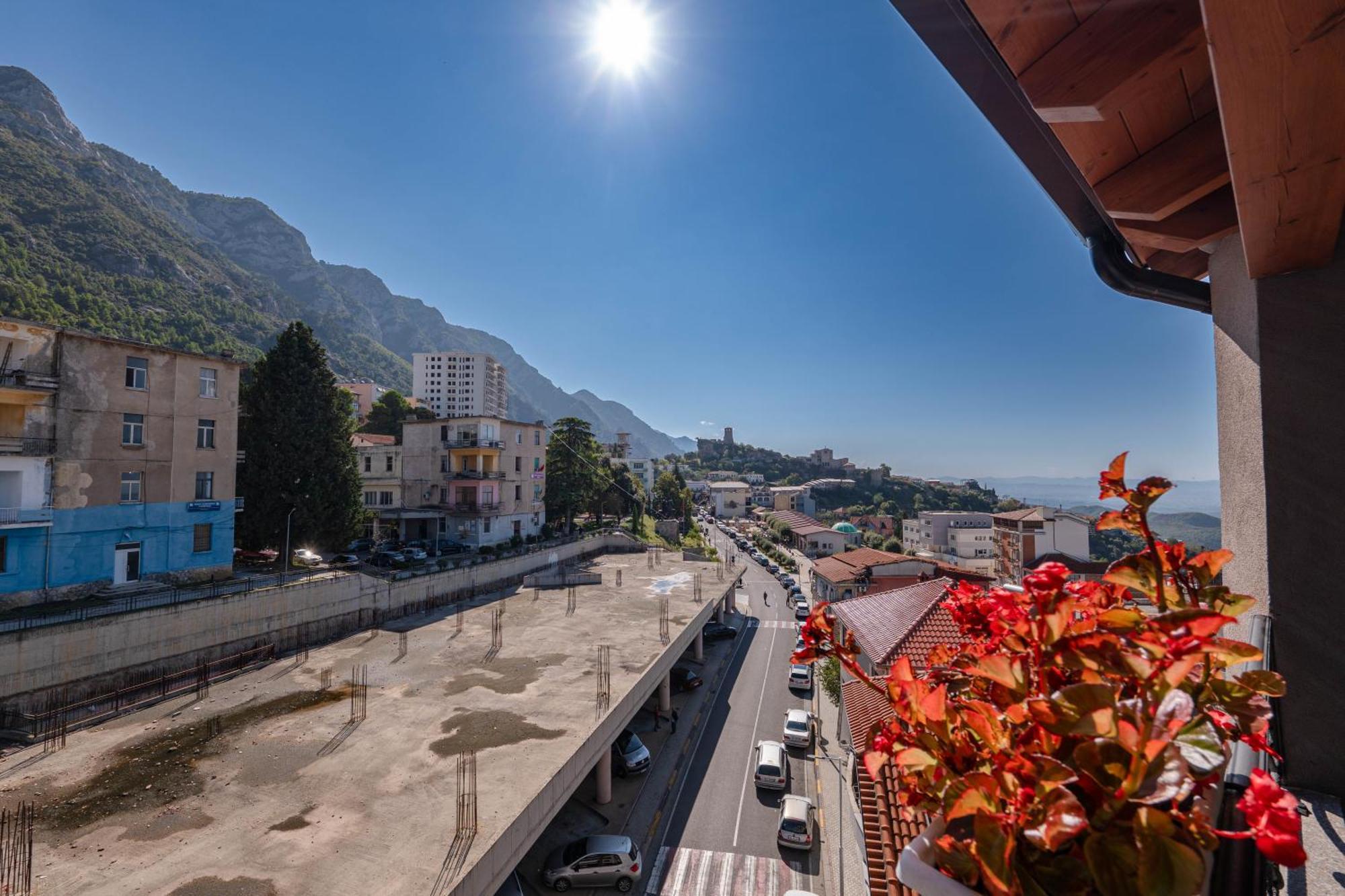 Hotel Dior Krujë Dış mekan fotoğraf