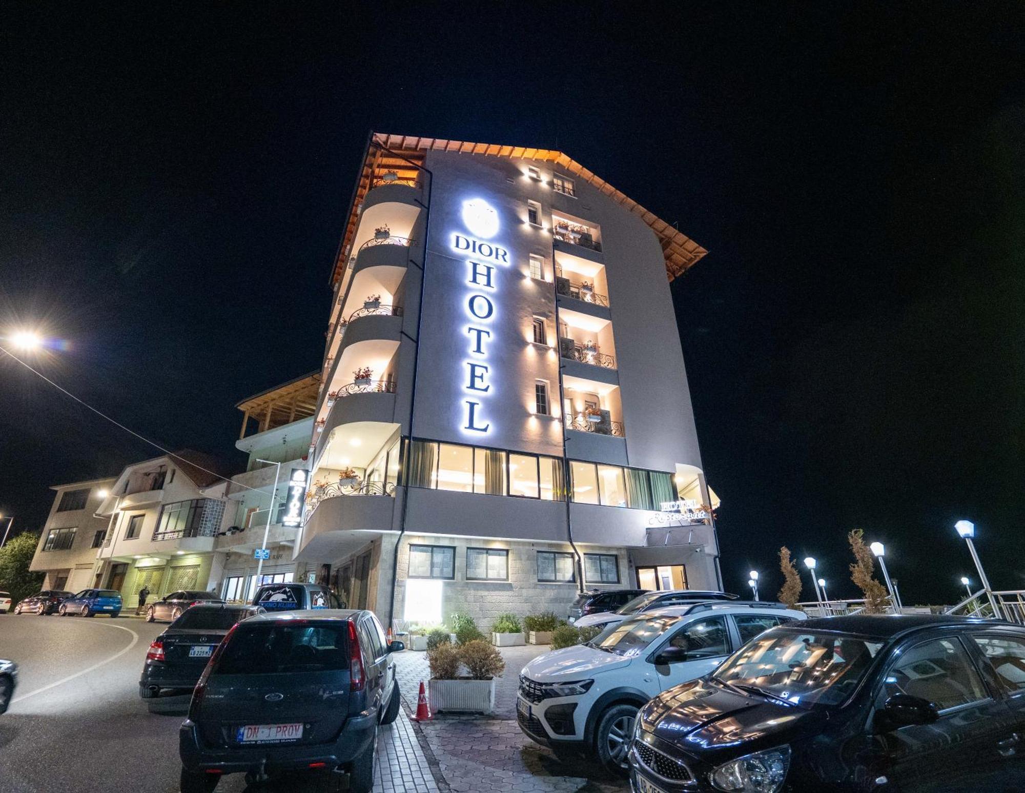 Hotel Dior Krujë Dış mekan fotoğraf