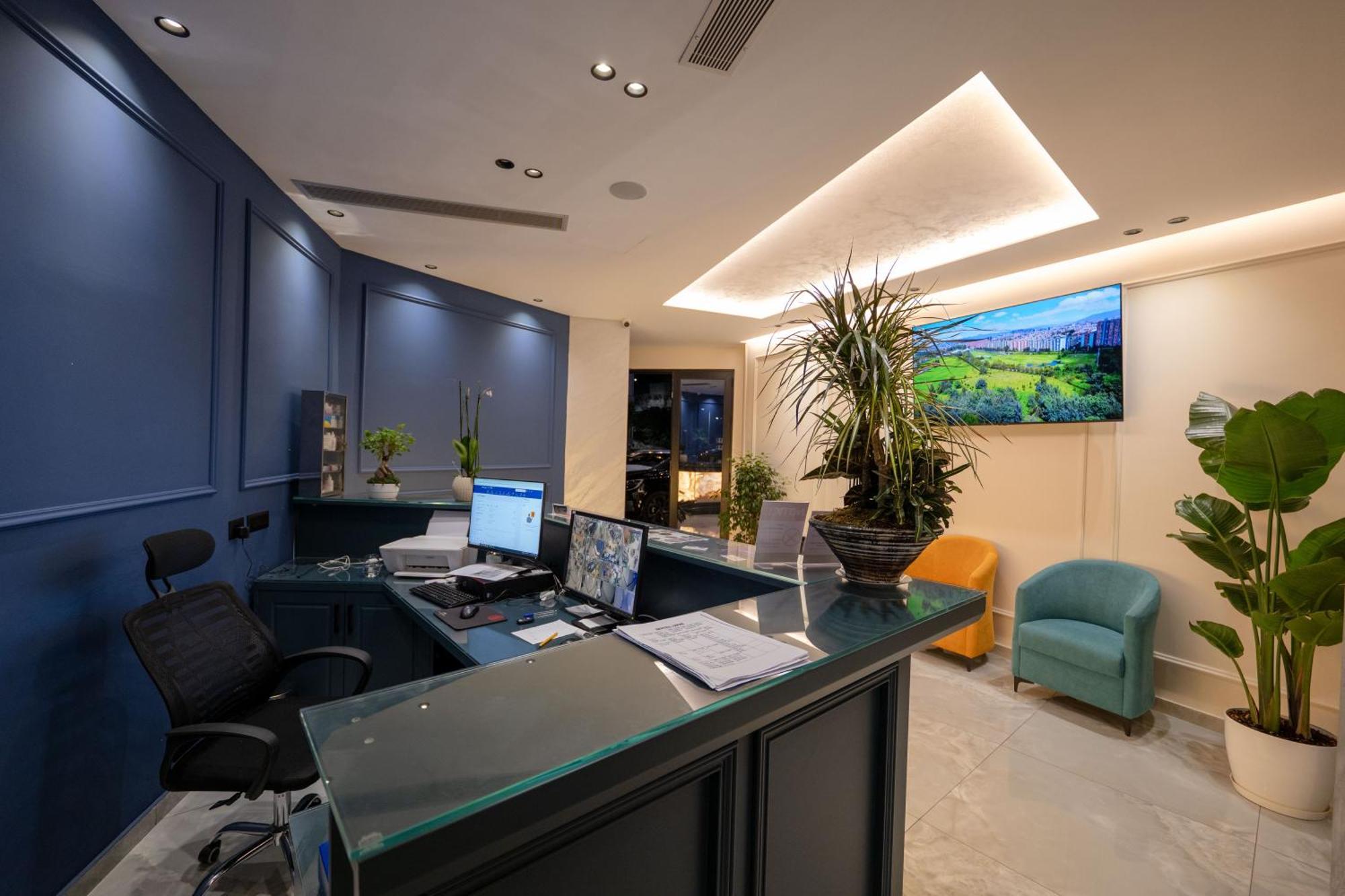 Hotel Dior Krujë Dış mekan fotoğraf