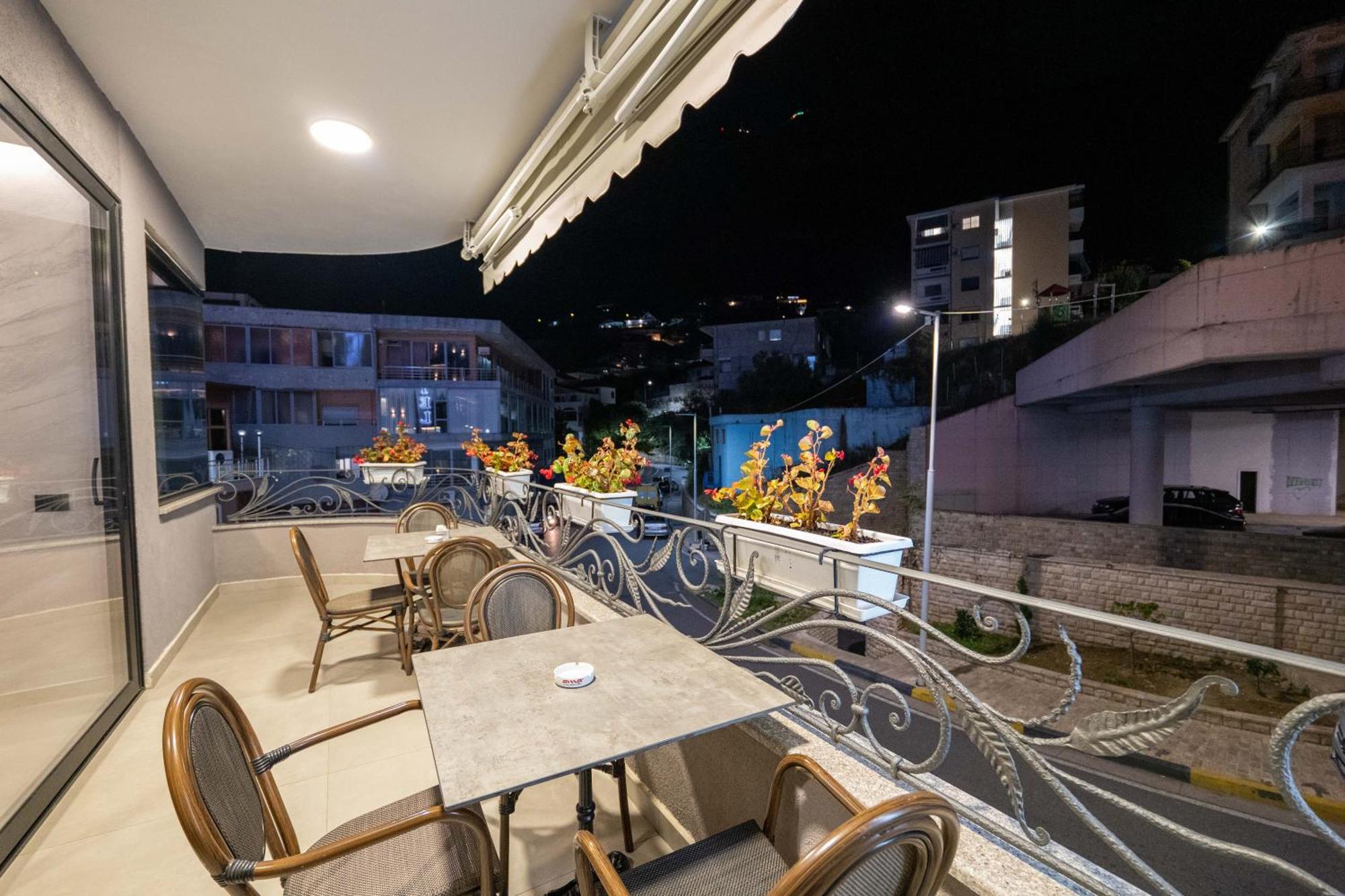 Hotel Dior Krujë Dış mekan fotoğraf