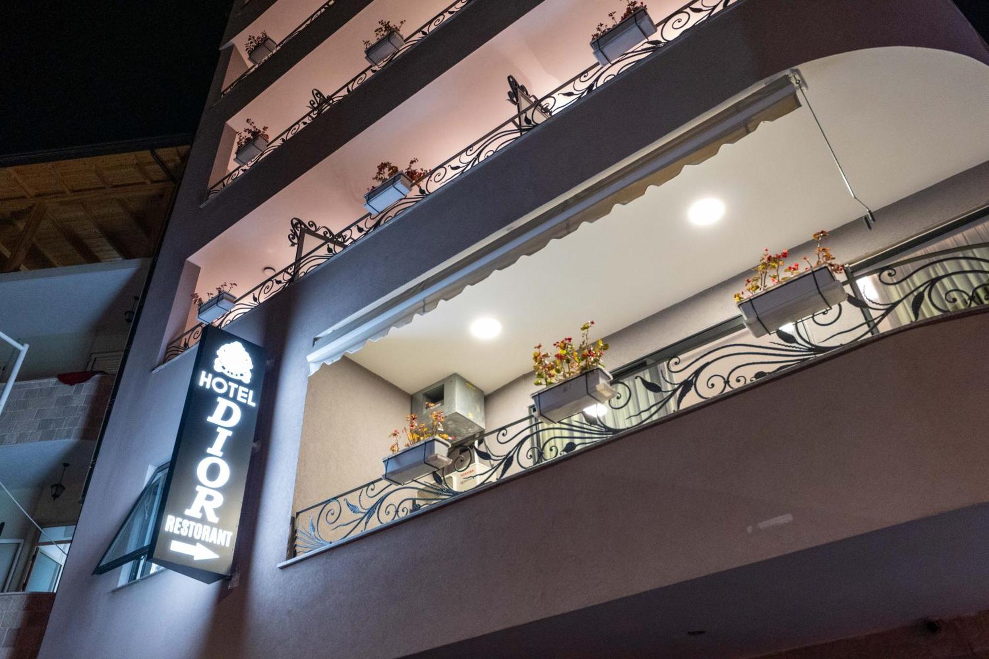 Hotel Dior Krujë Dış mekan fotoğraf