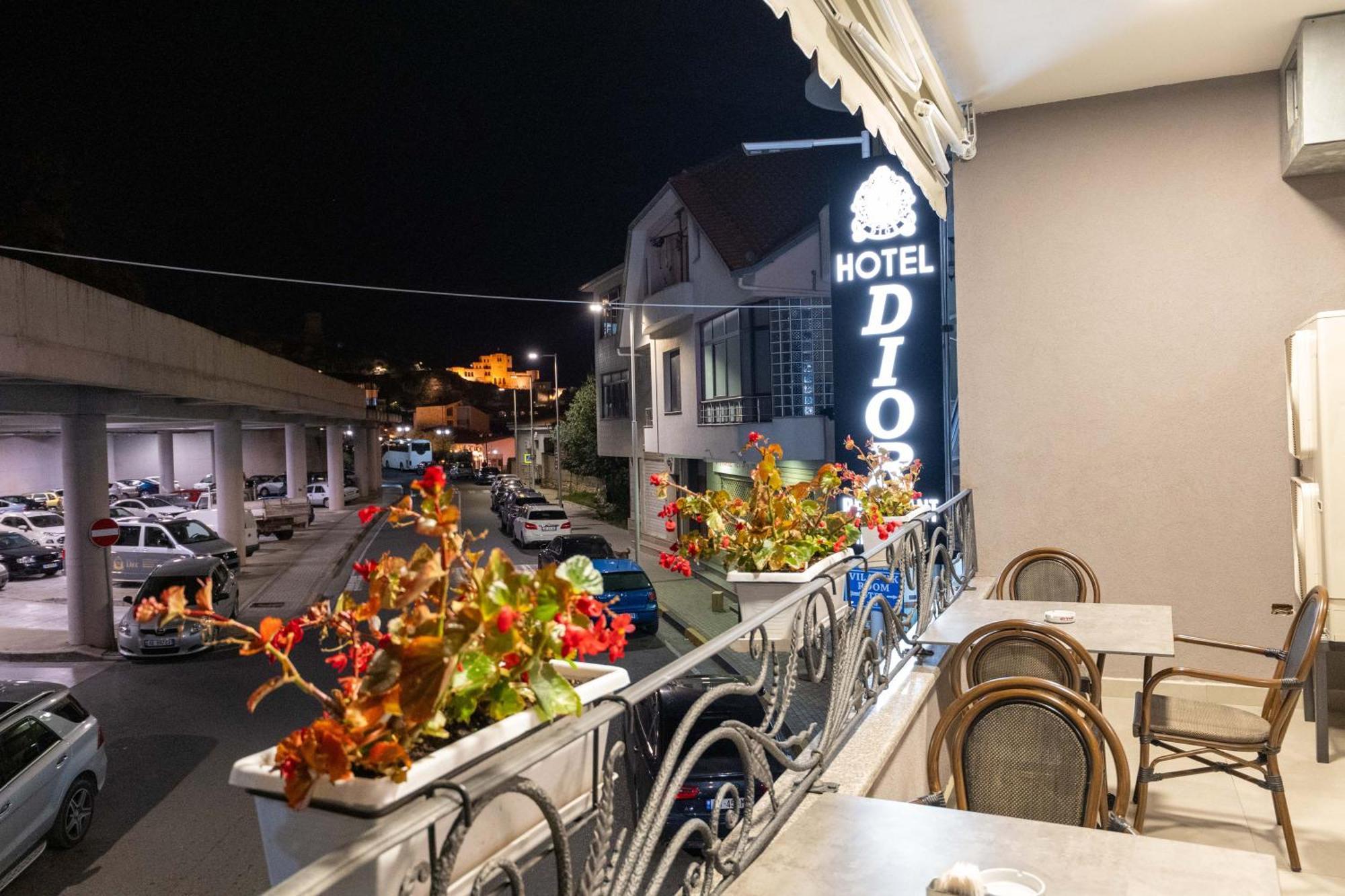 Hotel Dior Krujë Dış mekan fotoğraf