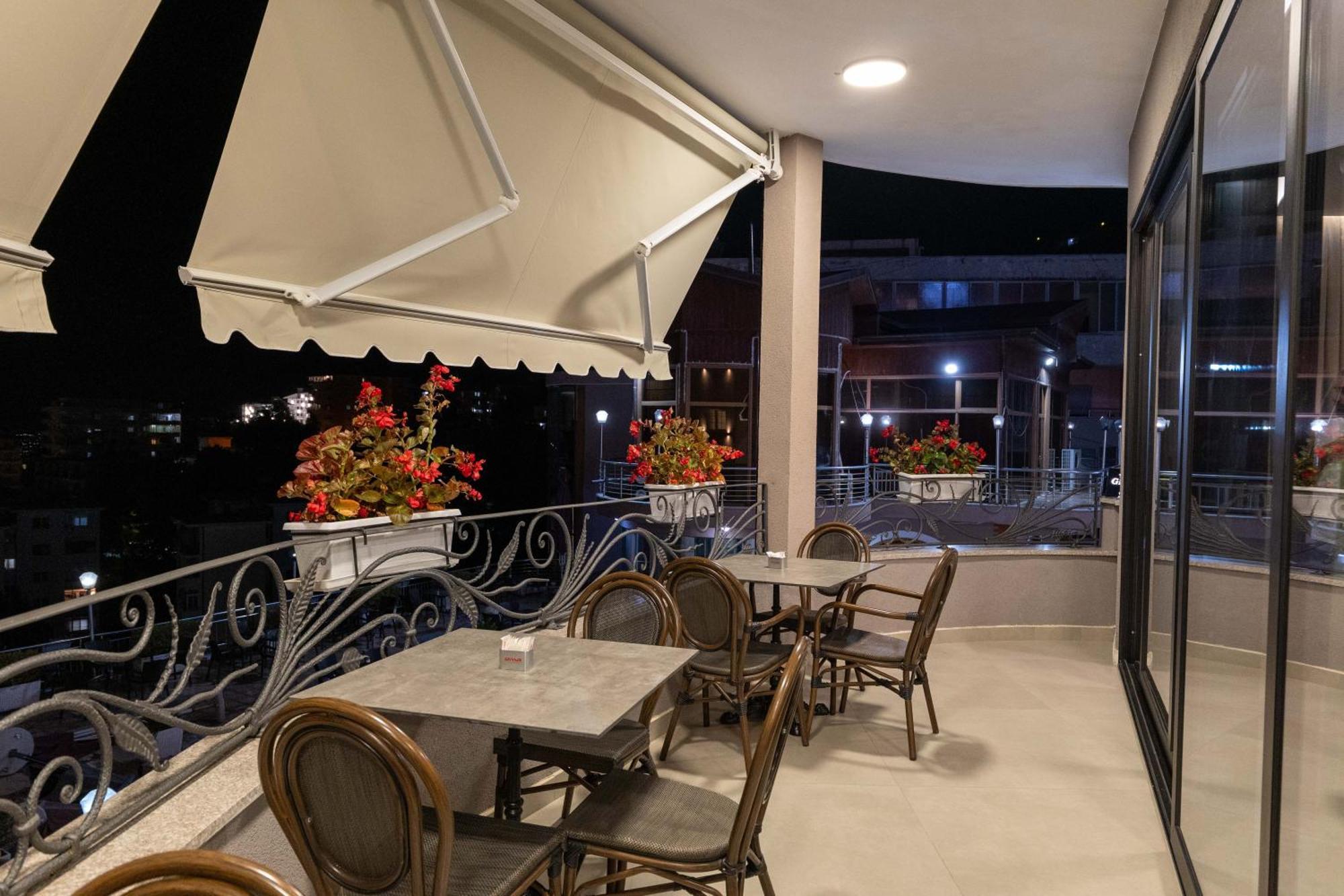 Hotel Dior Krujë Dış mekan fotoğraf