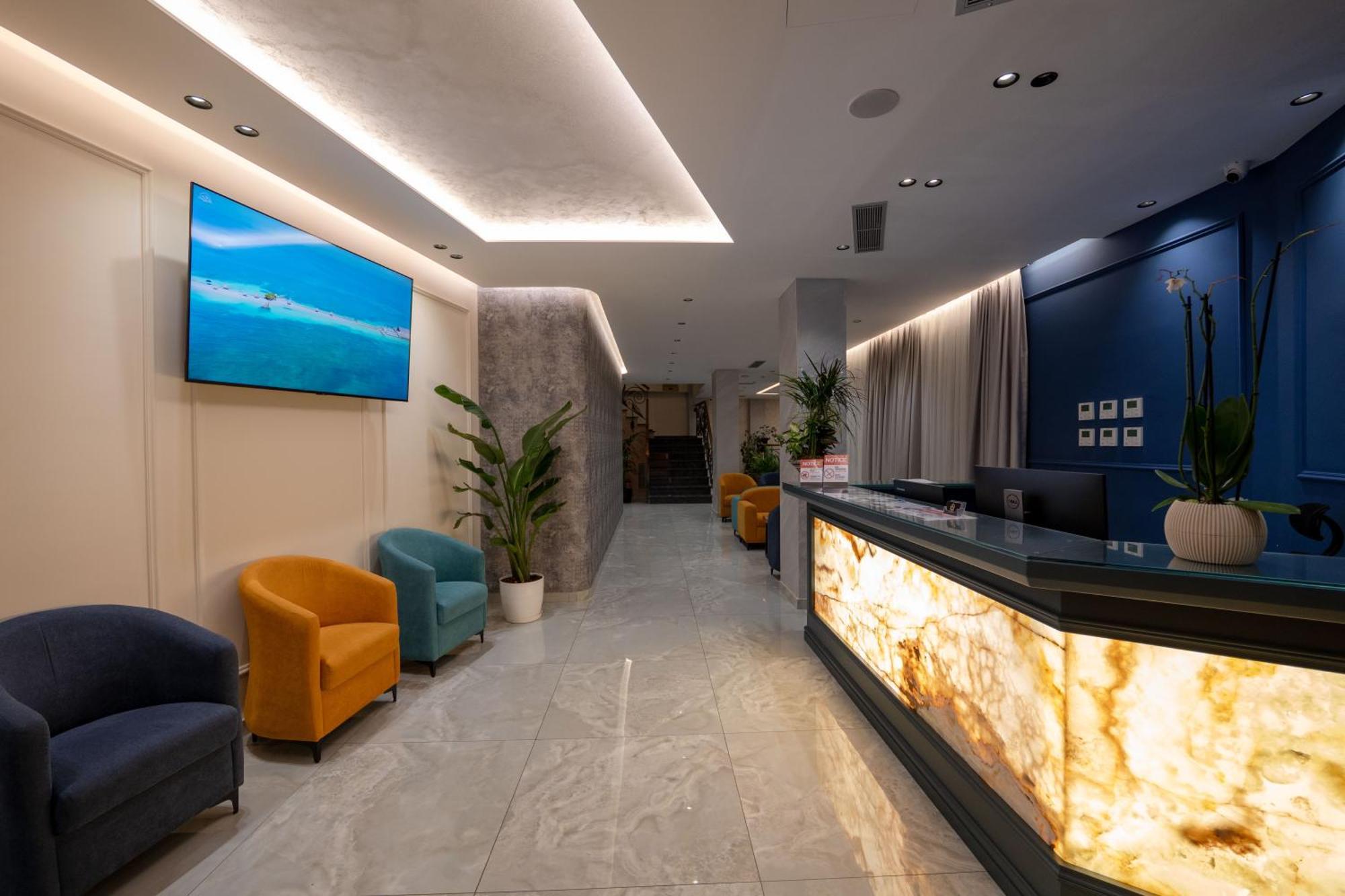 Hotel Dior Krujë Dış mekan fotoğraf