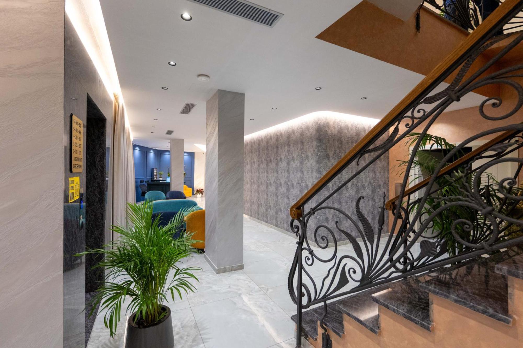 Hotel Dior Krujë Dış mekan fotoğraf