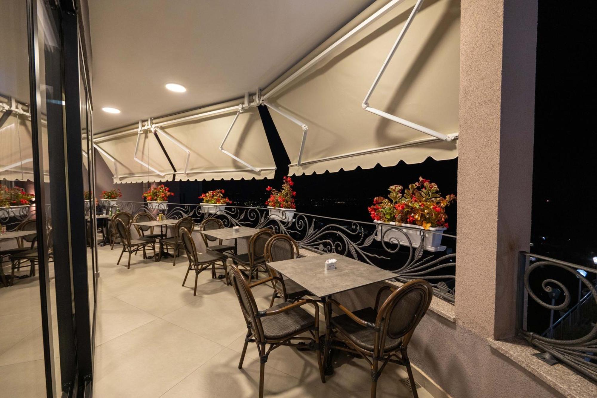 Hotel Dior Krujë Dış mekan fotoğraf