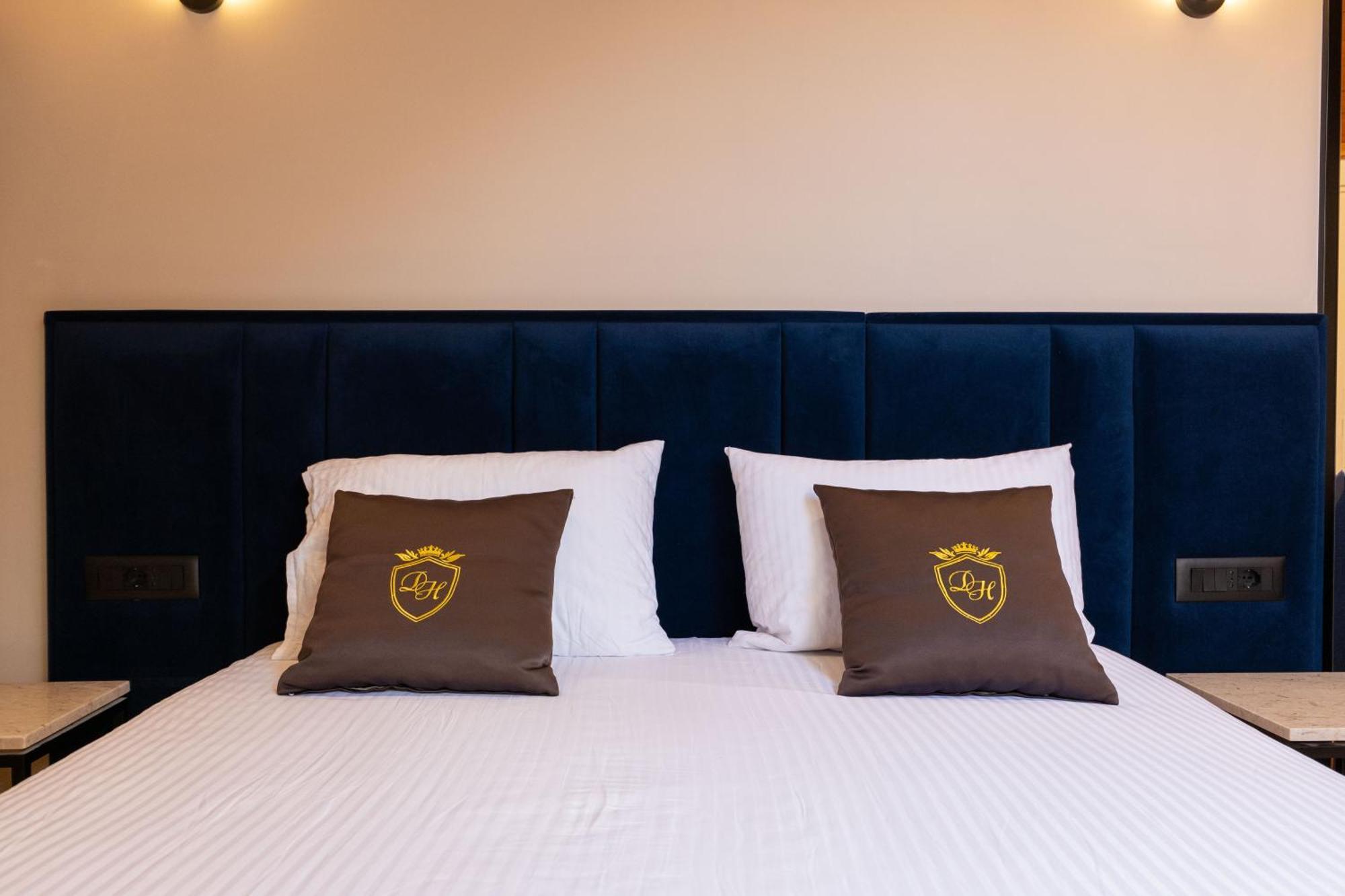 Hotel Dior Krujë Dış mekan fotoğraf