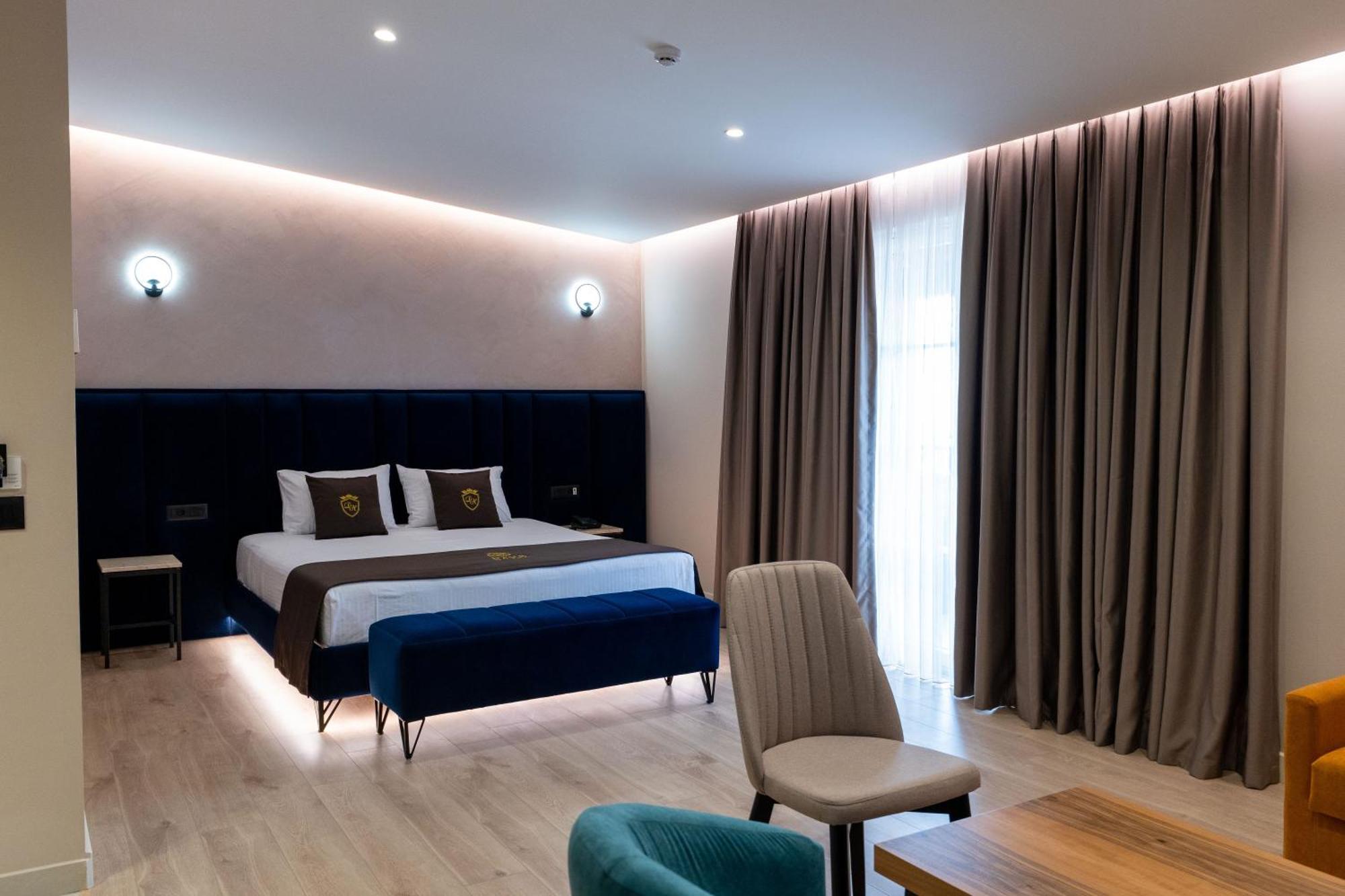 Hotel Dior Krujë Dış mekan fotoğraf